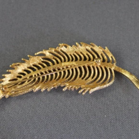 VTG Monet brooch goldtone feather or leaf large brooch 80s 90s - Picture 6 of 6